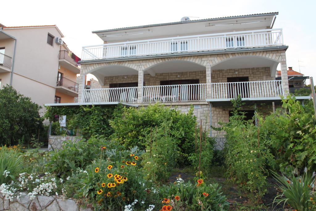 Apartma Marinko *